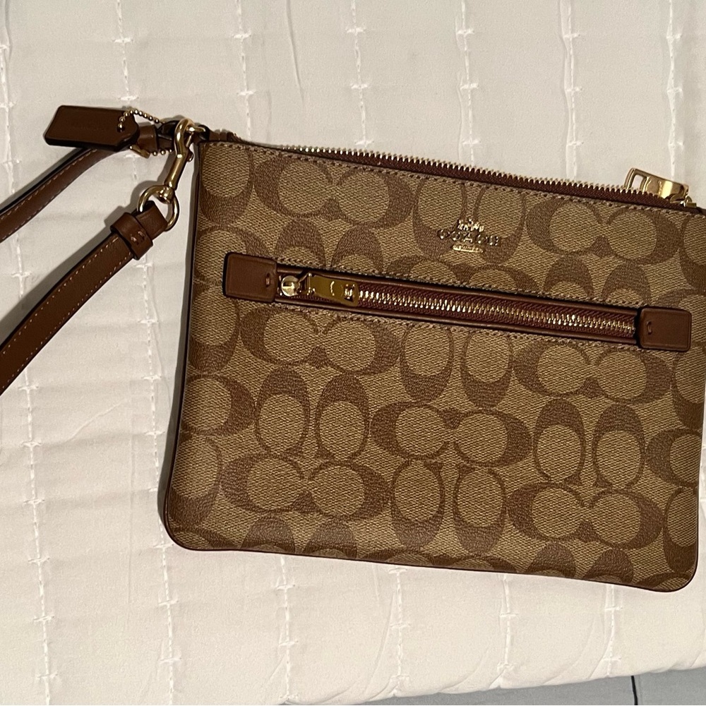 Coach Large Wristlet Tan